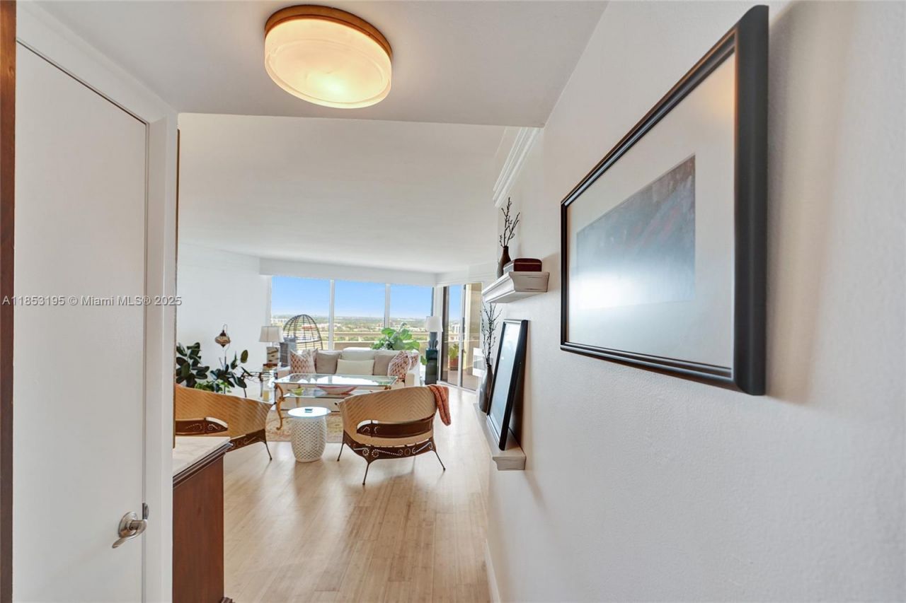 4000 Towerside Ter, Unit PH9, Miami, FL 33138 Photo