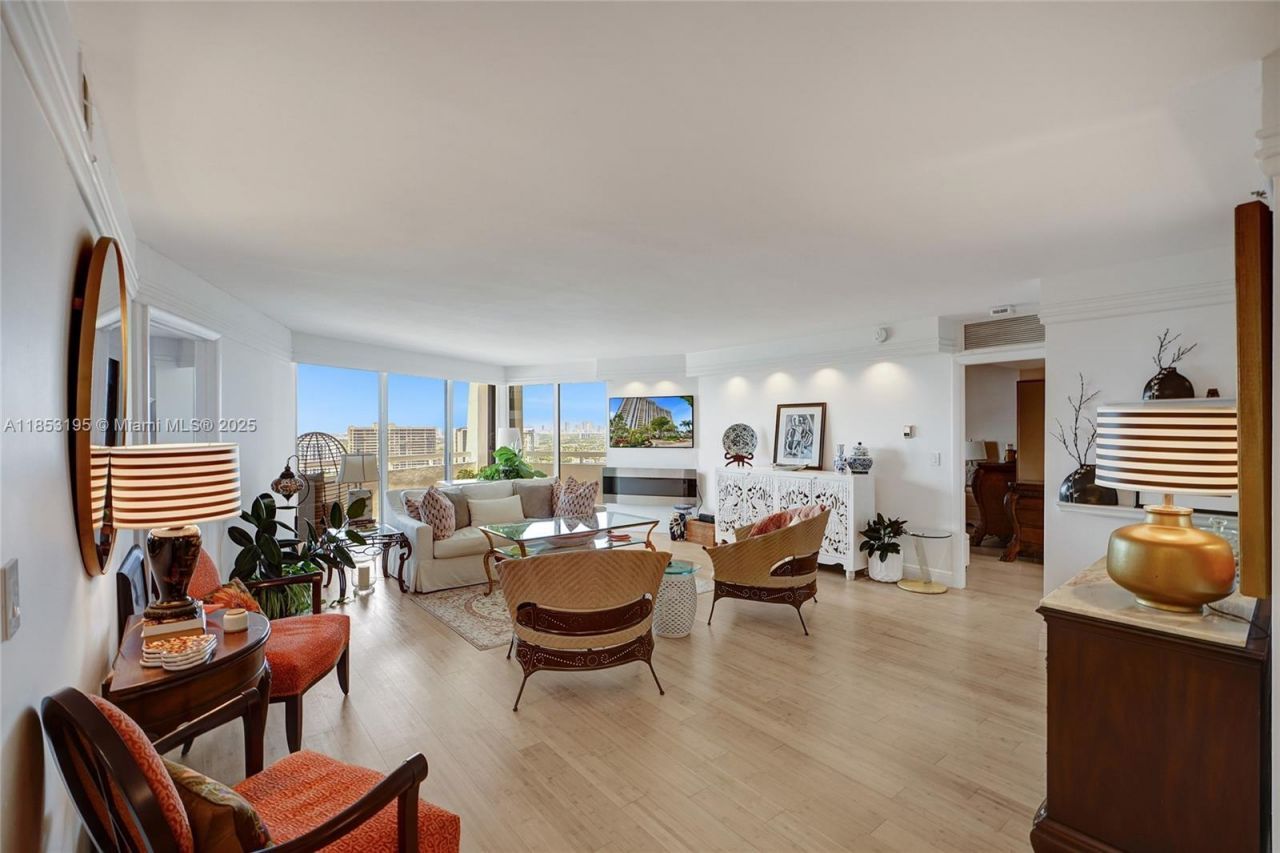 4000 Towerside Ter, Unit PH9, Miami, FL 33138 Photo