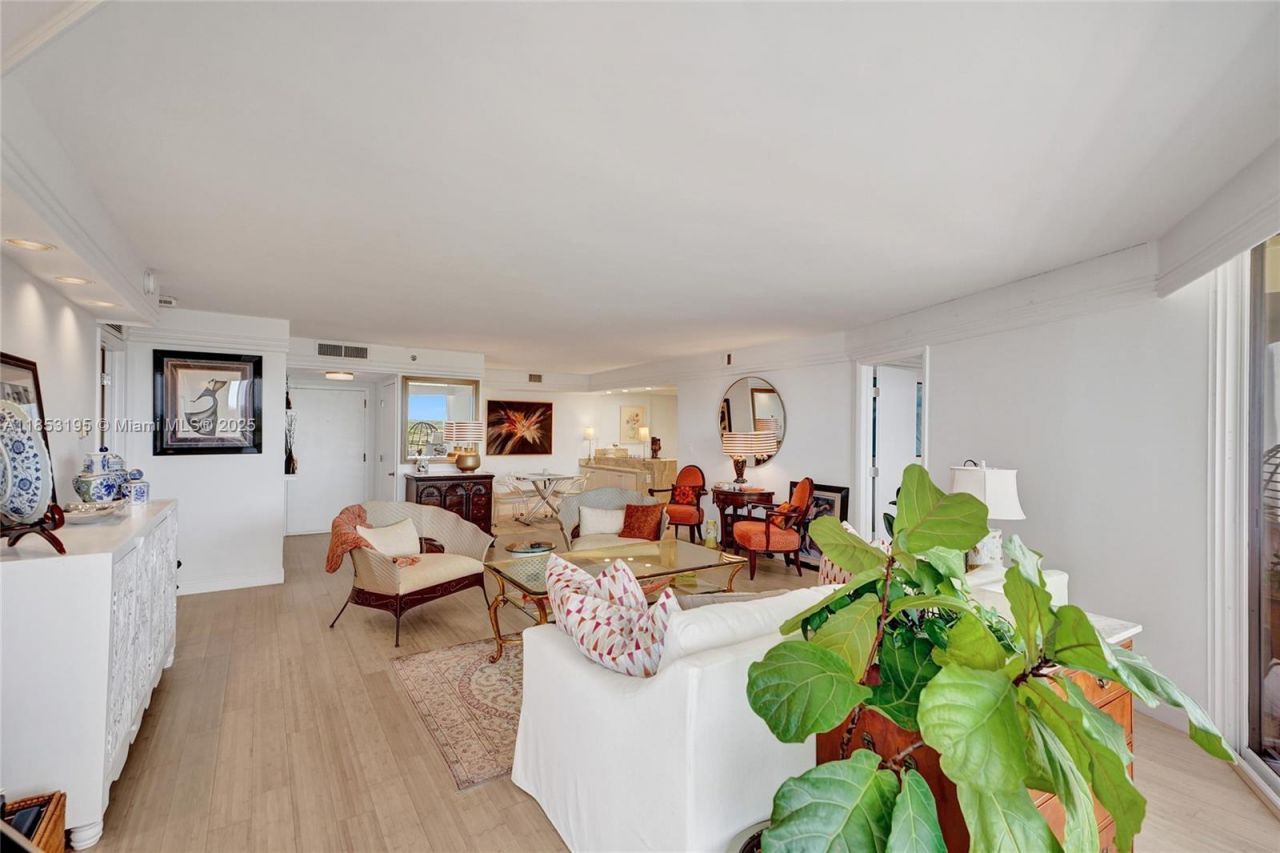 4000 Towerside Ter, Unit PH9, Miami, FL 33138 Photo