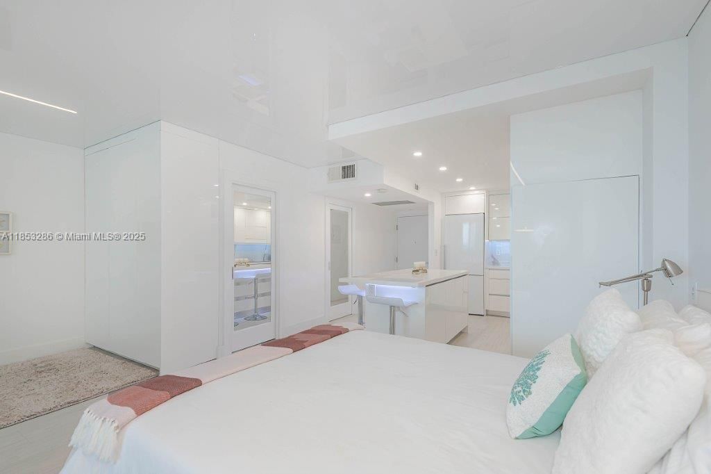 2301 Collins Ave, Unit 811, Miami Beach, FL 33139 Photo