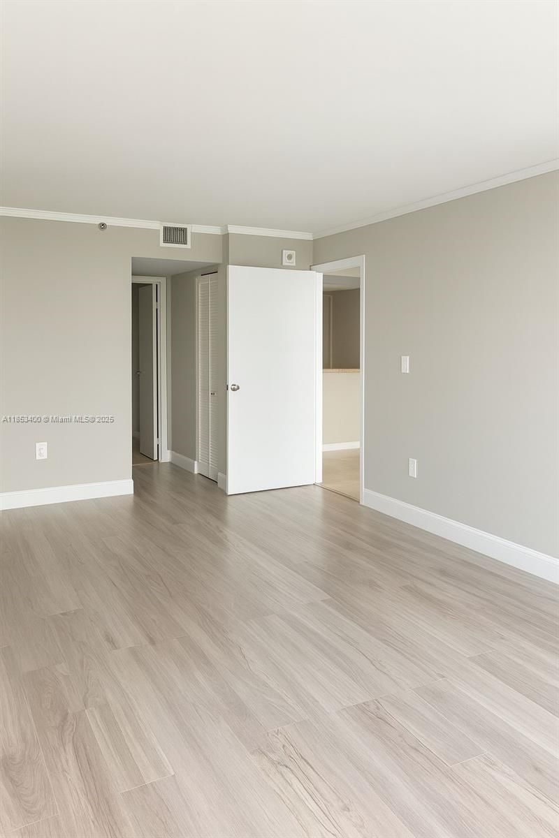 555 NE 15th St, Unit 32D, Miami, FL 33132 Photo