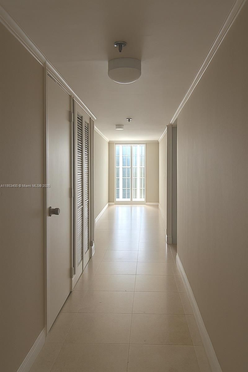 555 NE 15th St, Unit 32D, Miami, FL 33132 Photo