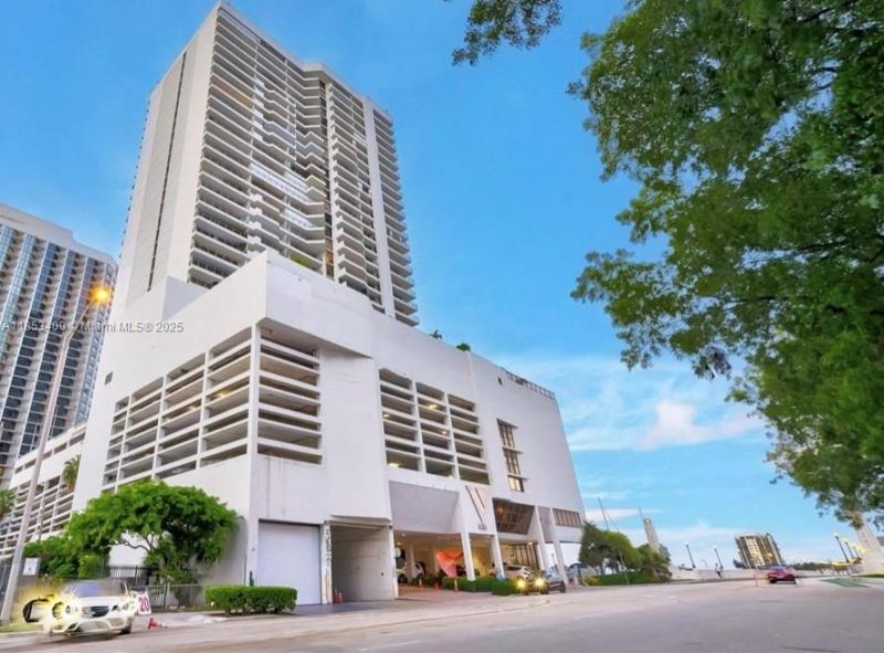 555 NE 15th St, Unit 32D, Miami, FL 33132 Photo