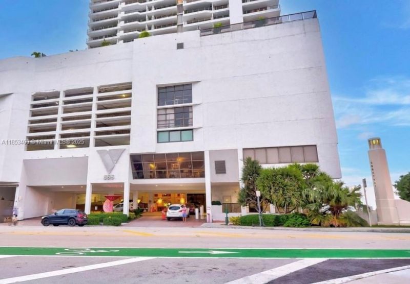 555 NE 15th St, Unit 32D, Miami, FL 33132 Photo