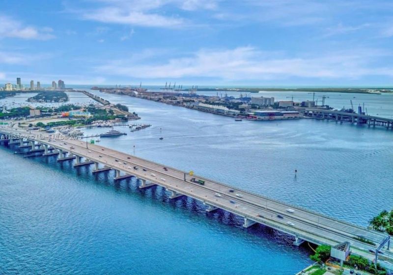 555 NE 15th St, Unit 32D, Miami, FL 33132 Photo