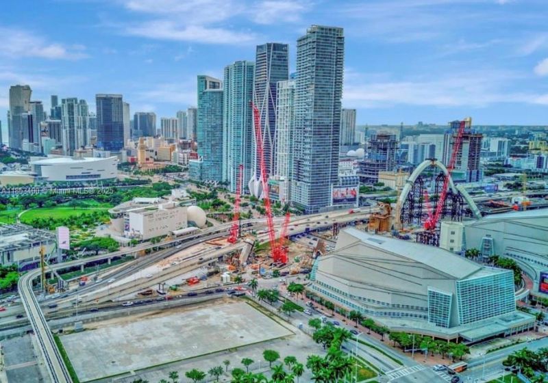 555 NE 15th St, Unit 32D, Miami, FL 33132 Photo