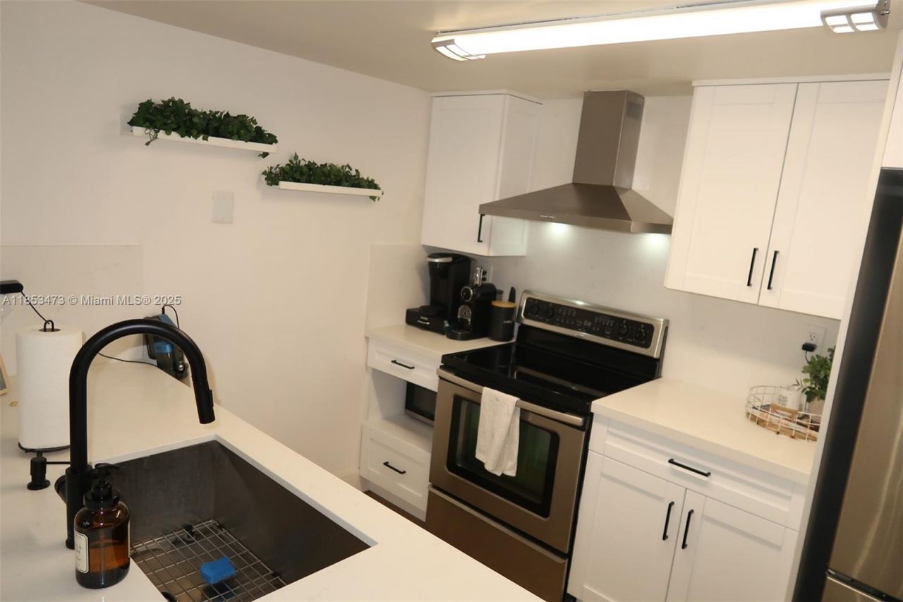 4530 SW 68th Ct Cir, Unit 35-6, Miami, FL 33155 Photo