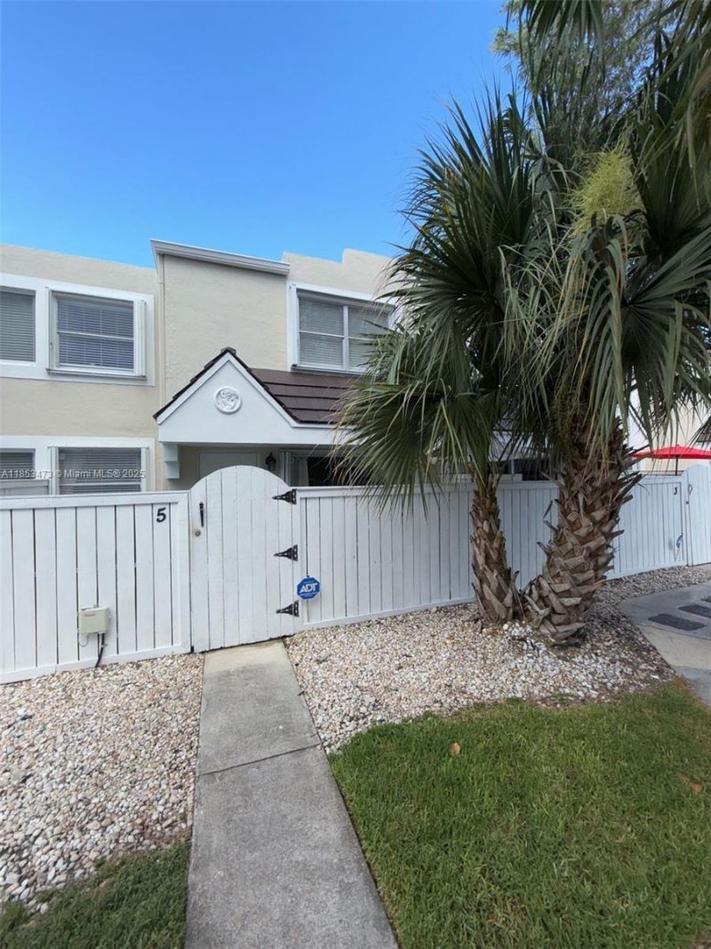 4530 SW 68th Ct Cir, Unit 35-6, Miami, FL 33155 Photo