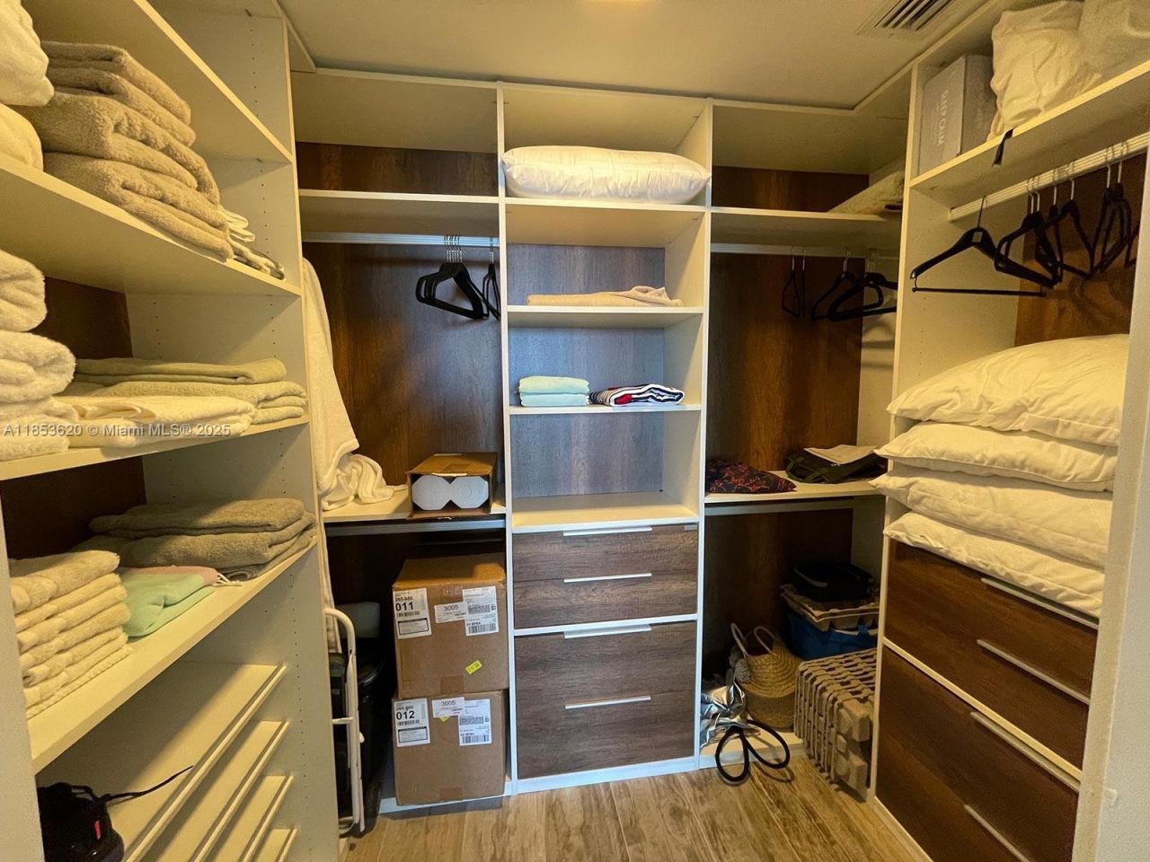 650 NE 32nd St, Unit 3005, Miami, FL 33137 Photo