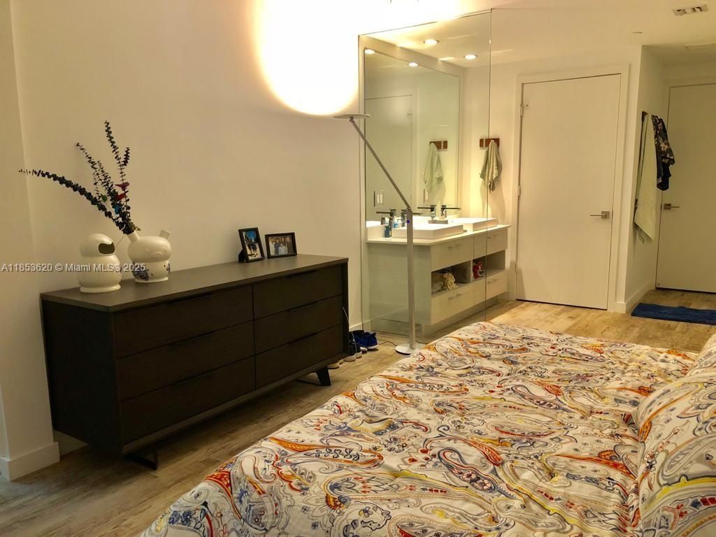 650 NE 32nd St, Unit 3005, Miami, FL 33137 Photo