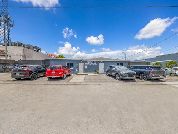 2696 W 3rd Ave, Hialeah, FL 33010