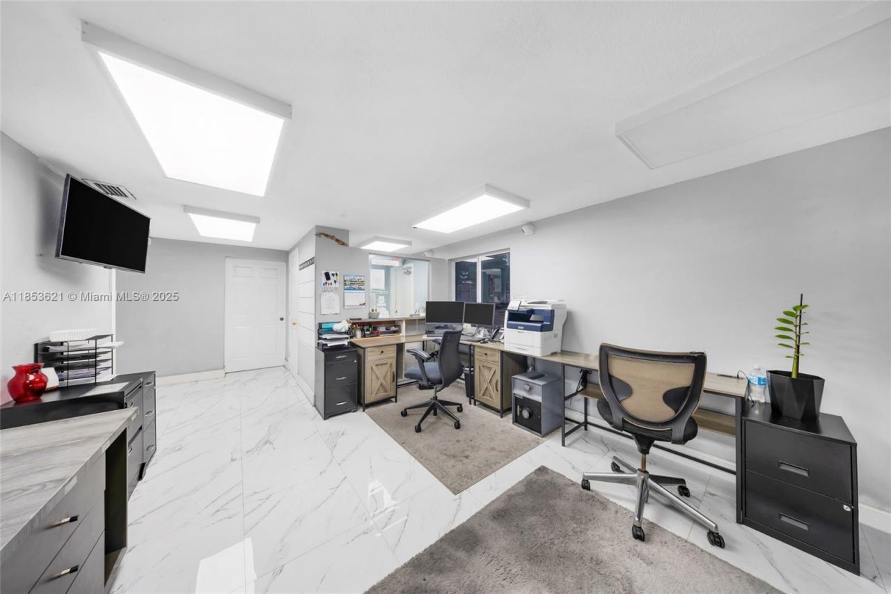 2696 W 3rd Ave, Hialeah, FL 33010 Photo