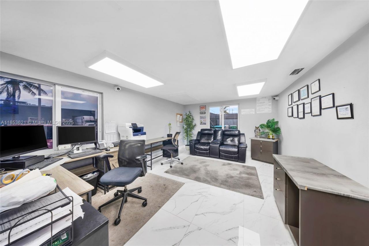 2696 W 3rd Ave, Hialeah, FL 33010 Photo