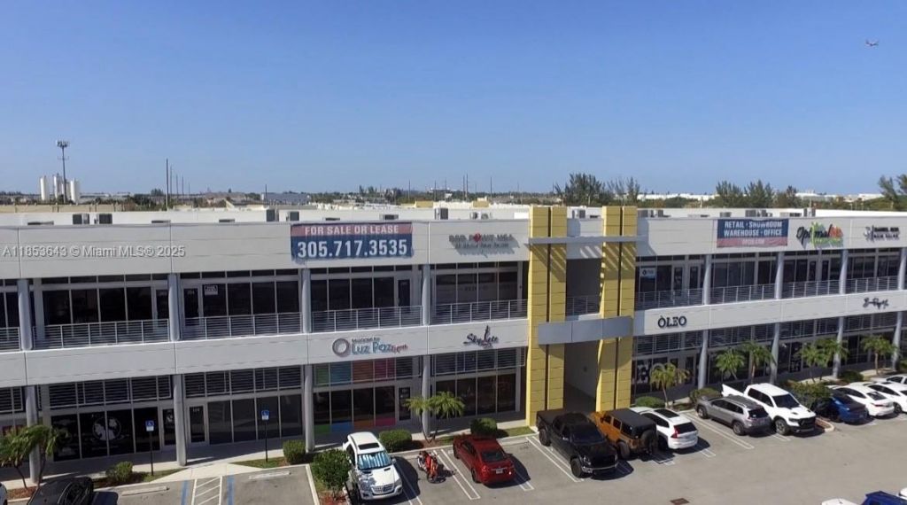 10887 NW 17th St, Unit 204, Sweetwater, FL 33172 Main Photo