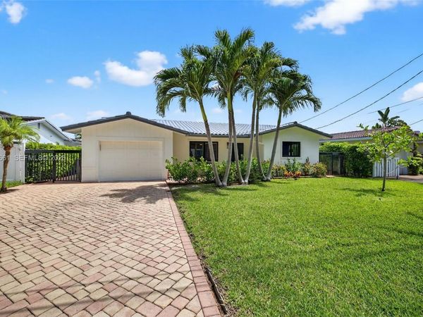 2481 SE 15th St, Pompano Beach, FL 33062