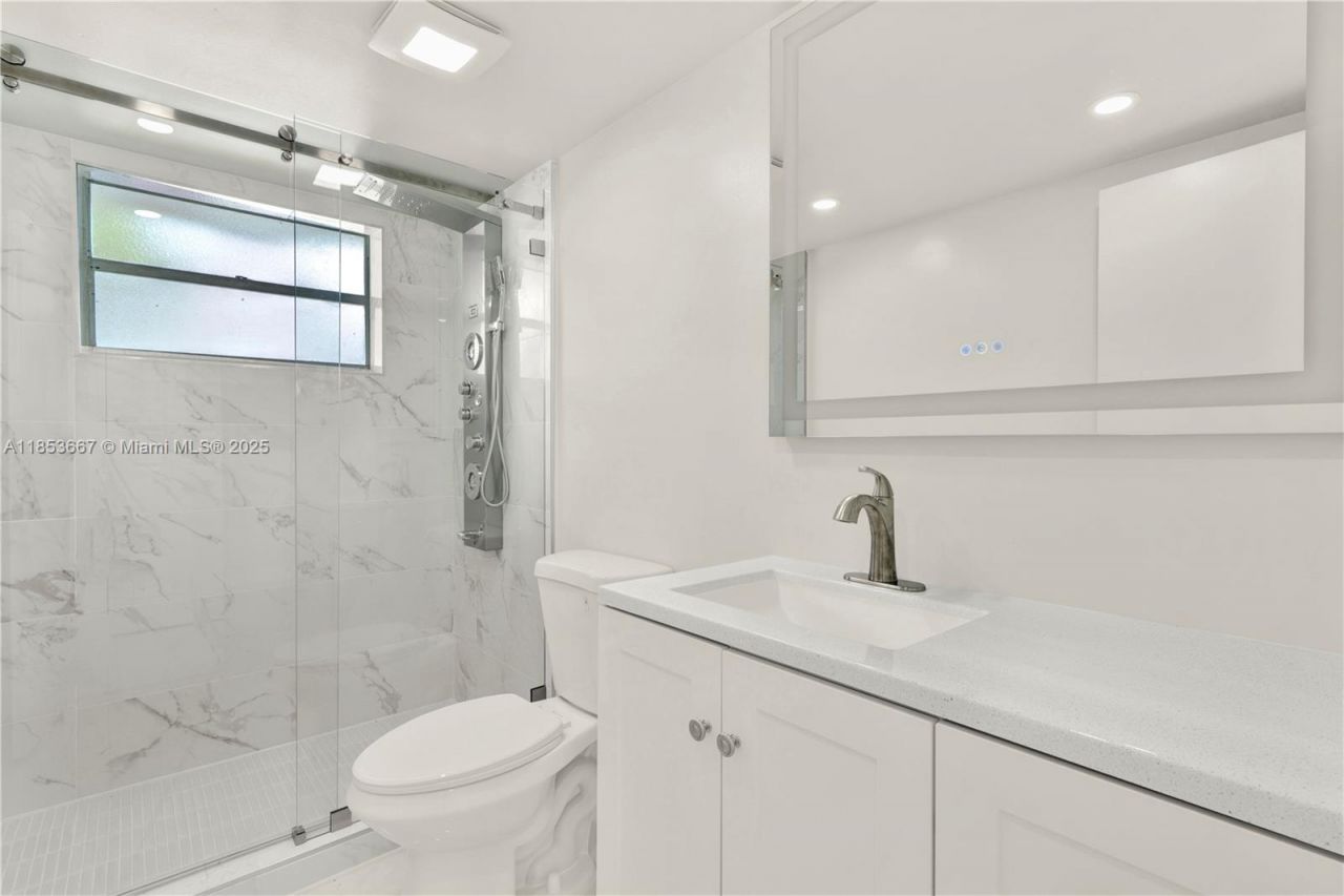 8320 Sands Point Blvd, Unit M107, Tamarac, FL 33321 Photo