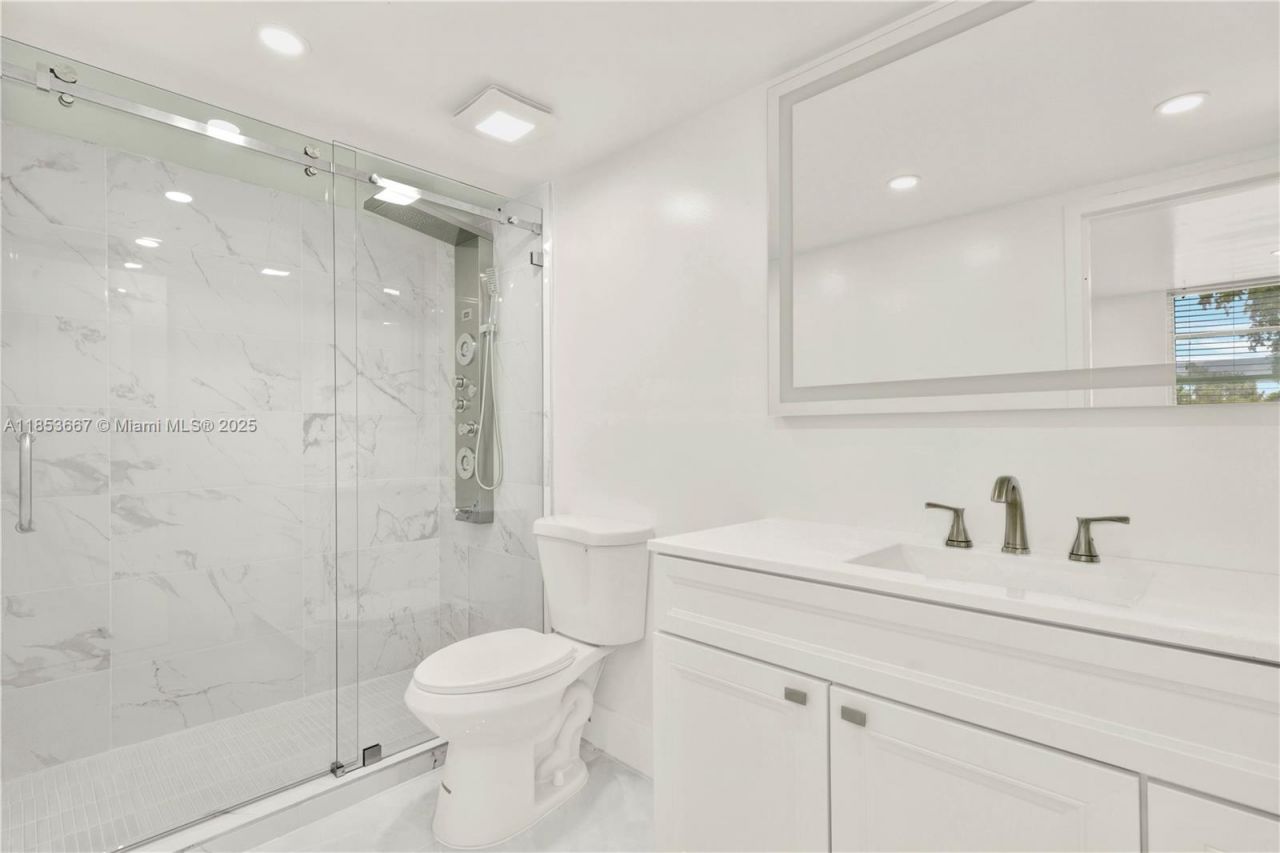 8320 Sands Point Blvd, Unit M107, Tamarac, FL 33321 Photo