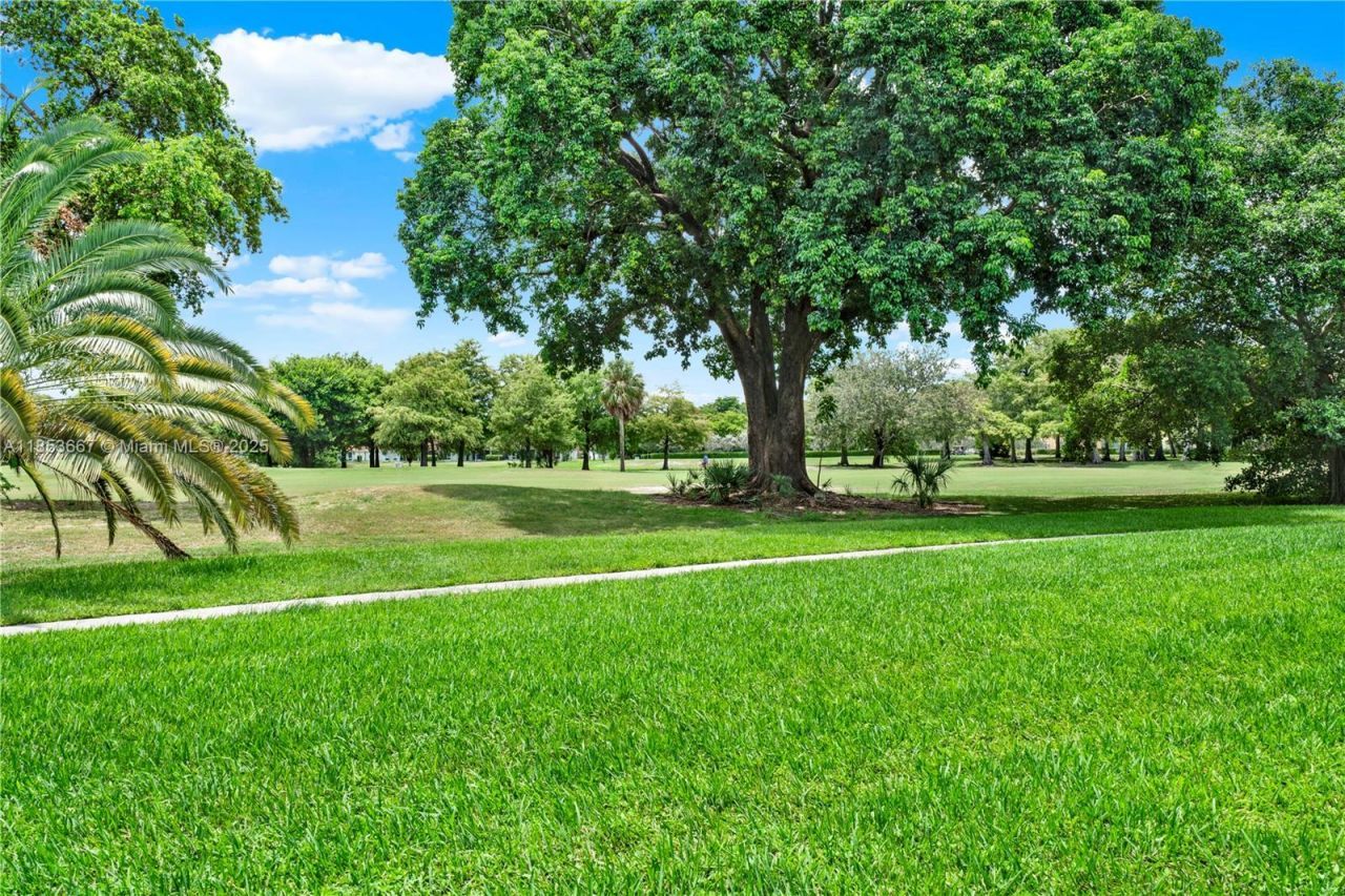 8320 Sands Point Blvd, Unit M107, Tamarac, FL 33321 Photo