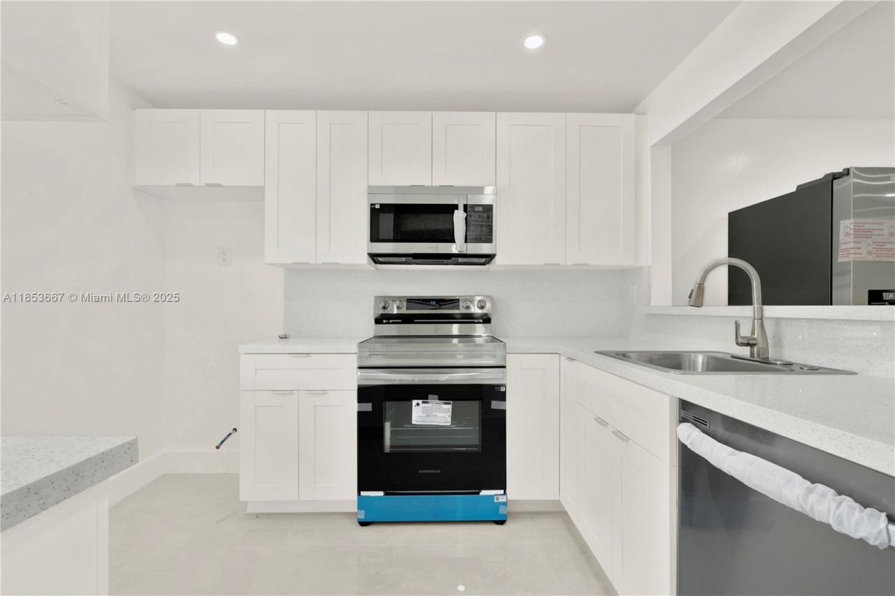 8320 Sands Point Blvd, Unit M107, Tamarac, FL 33321 Photo