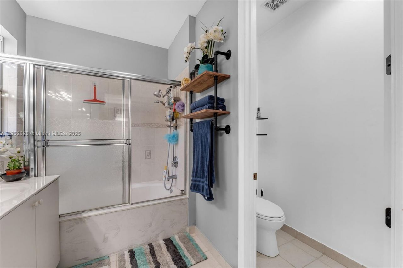 1755 NE 37th Ave, Homestead, FL 33033 Photo