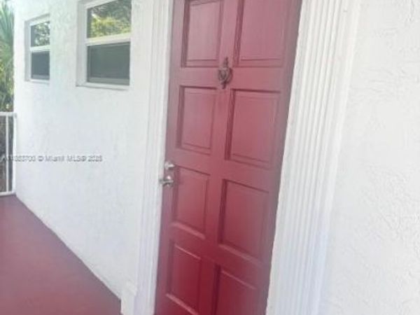 4270 NW 40th St, Unit 306, Lauderdale Lakes, FL 33319