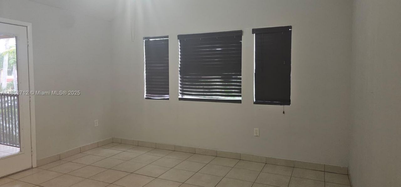 15661 SW 104th Ter, Unit 325, Miami, FL 33196 Photo