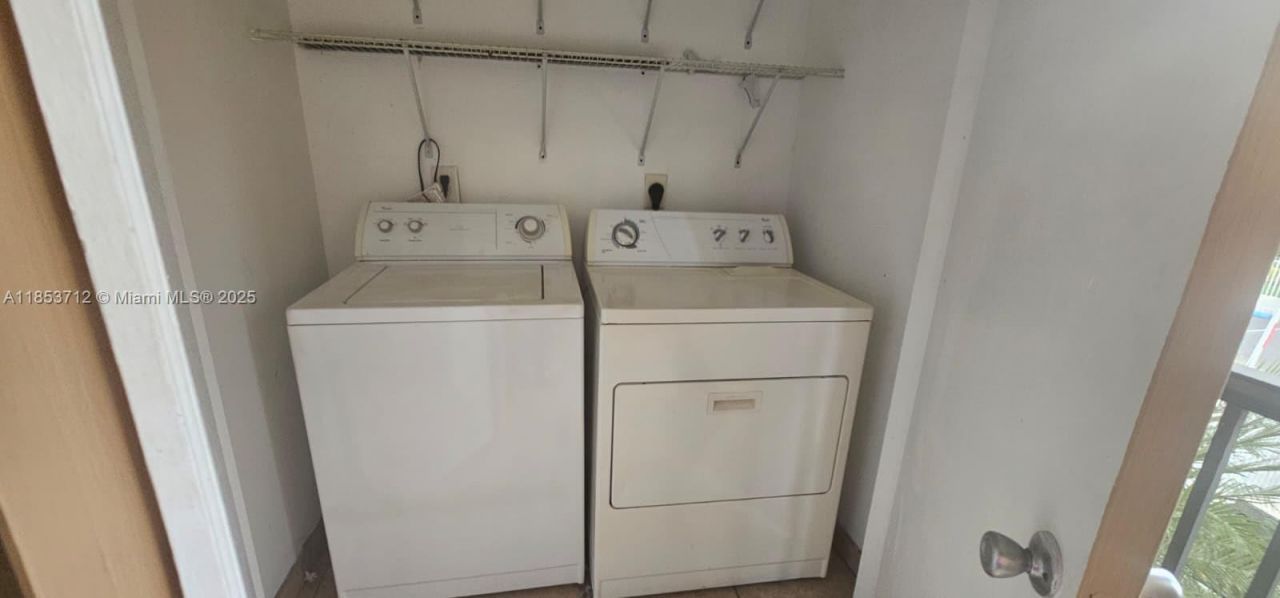 15661 SW 104th Ter, Unit 325, Miami, FL 33196 Photo