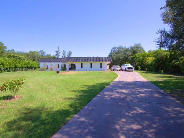 15200 SW 268th St, Homestead, FL 33032