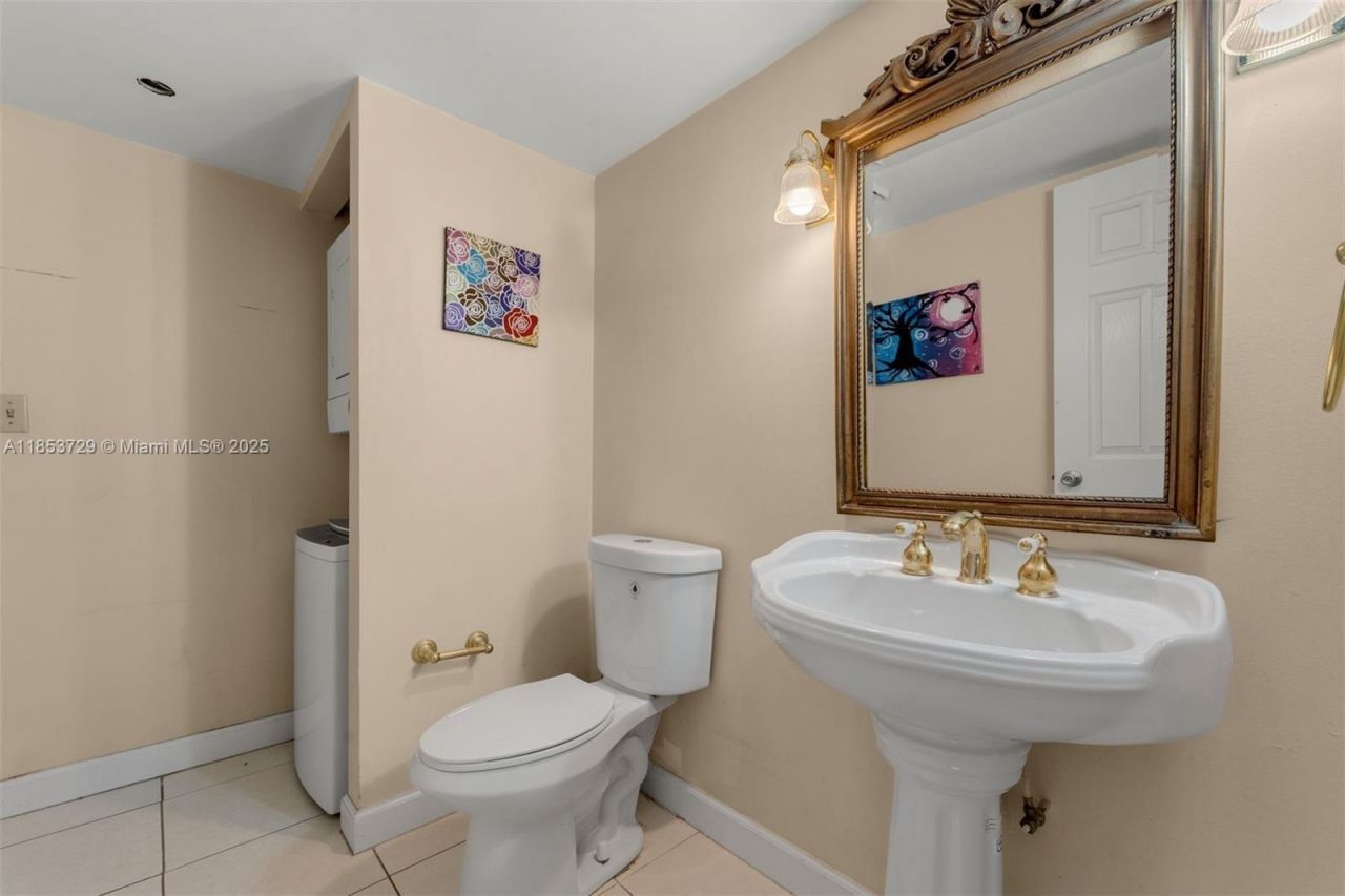 2000 Towerside Ter, Unit 308, Miami, FL 33138 Photo