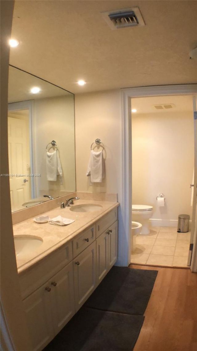 151 Crandon Blvd, Unit 833, Key Biscayne, FL 33149 Photo