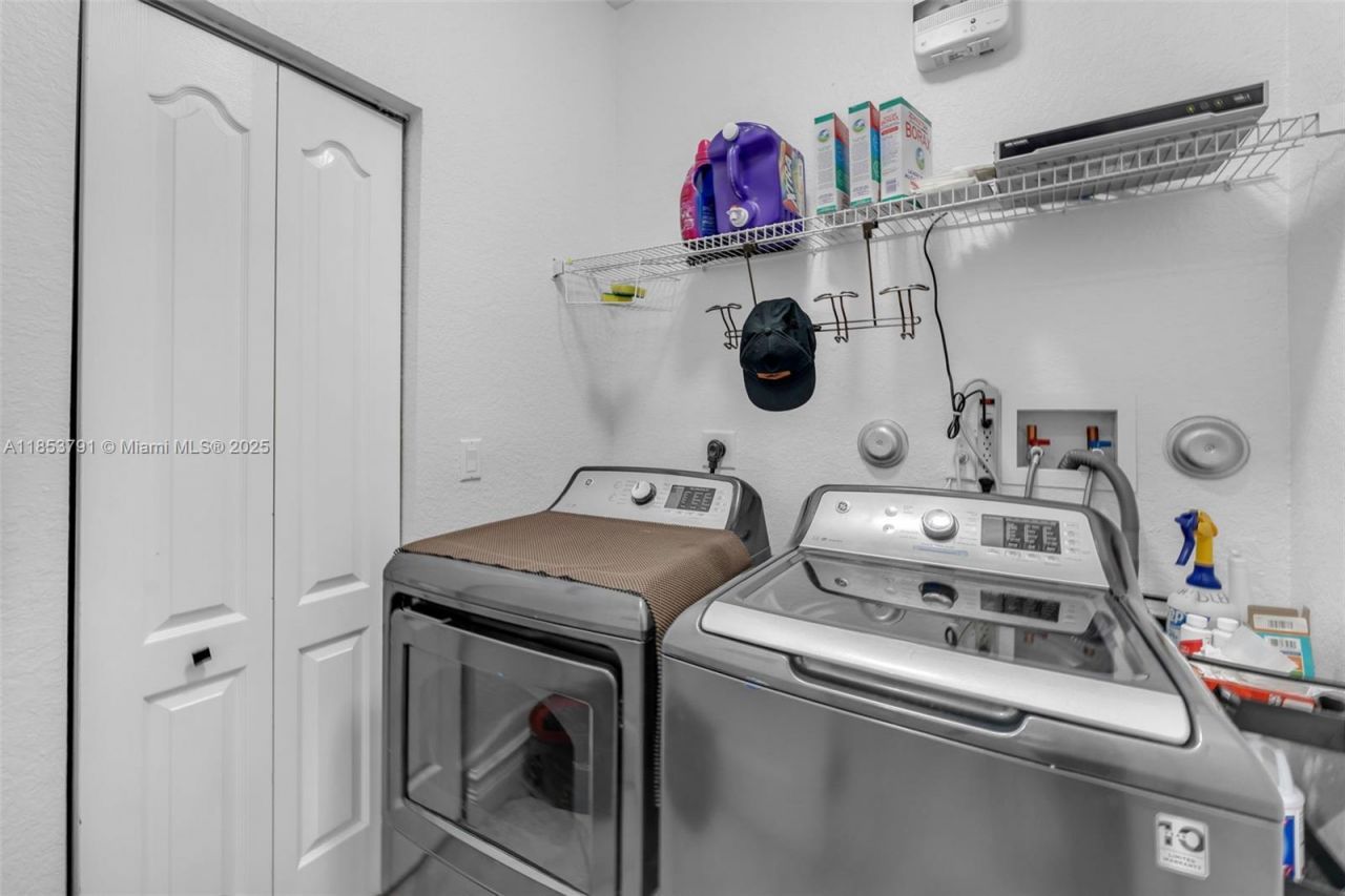 1755 NE 37th Ave, Homestead, FL 33033 Photo