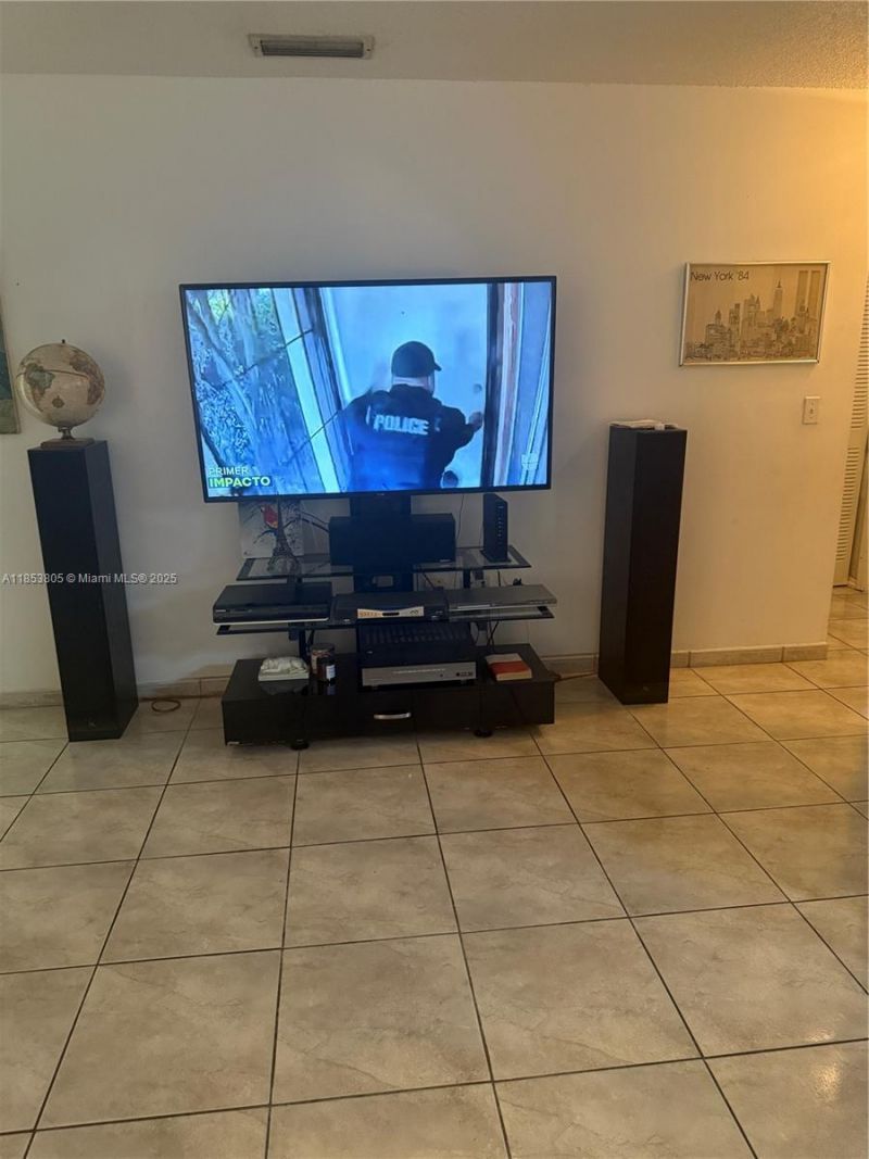 11472 SW 4th St, Sweetwater, FL 33174 Photo