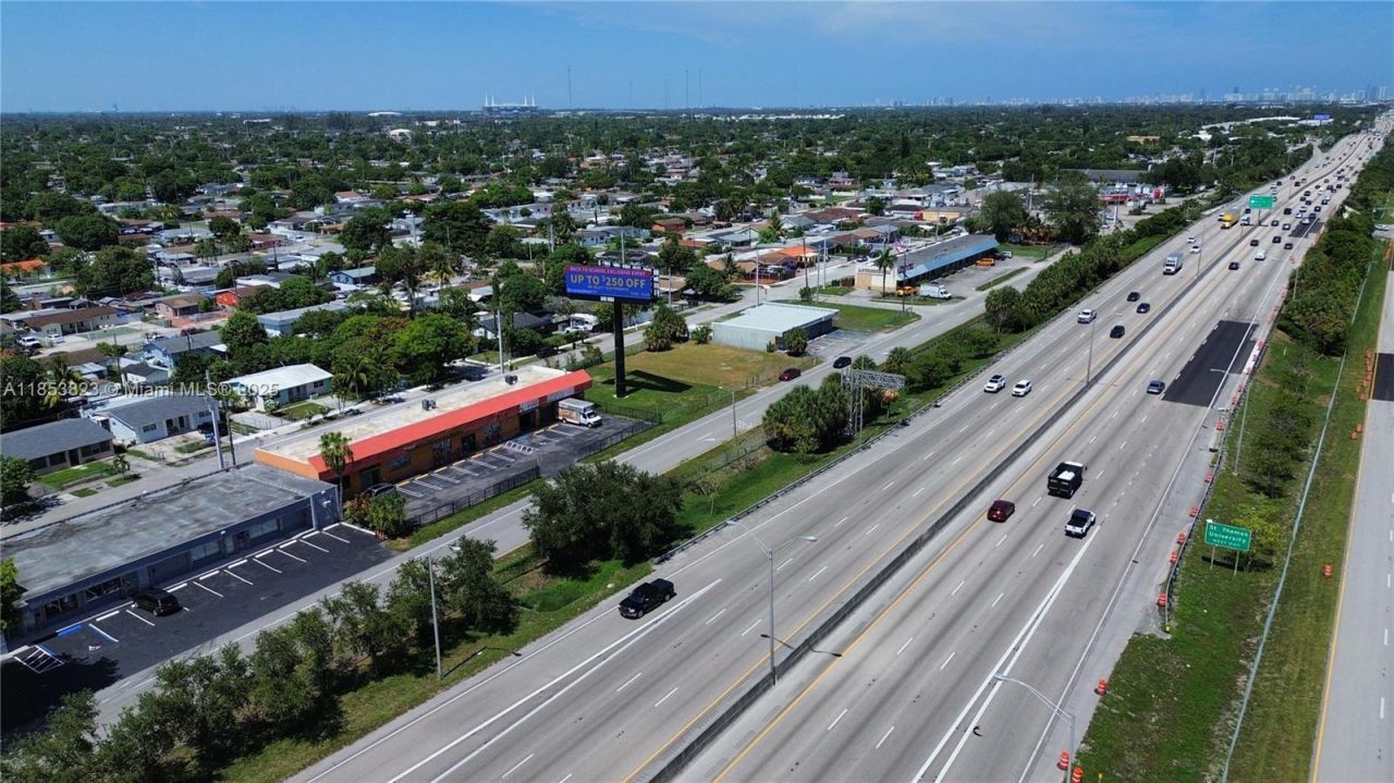 43xx NW 167th St, Miami Gardens, FL 33055 Photo