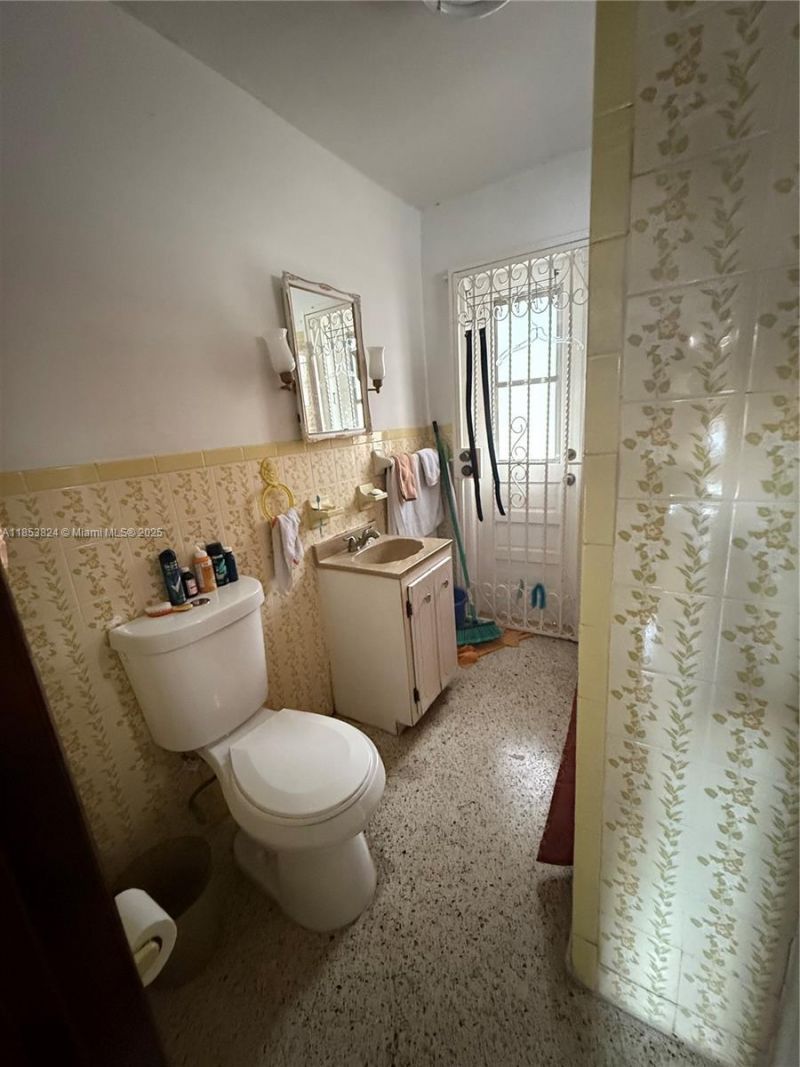 110 Flagami Blvd, Miami, FL 33144 Photo