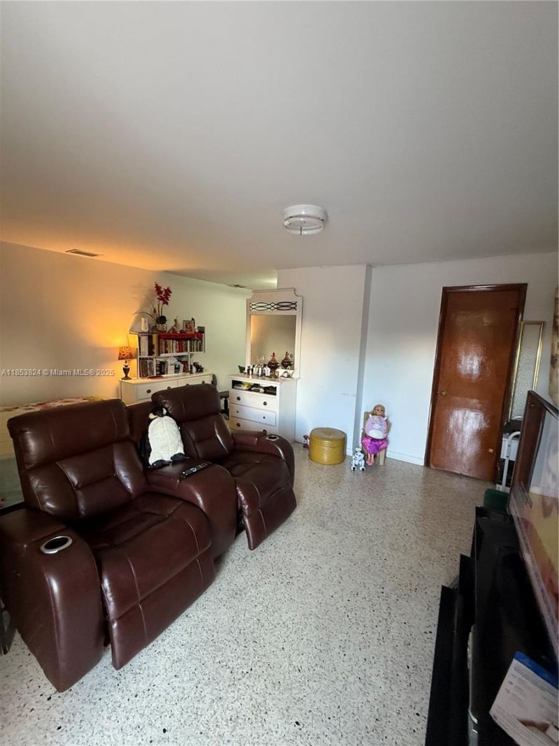 110 Flagami Blvd, Miami, FL 33144 Photo