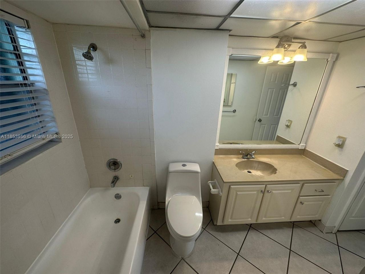 1638 Embassy Dr, Unit 307, West Palm Beach, FL 33401 Photo