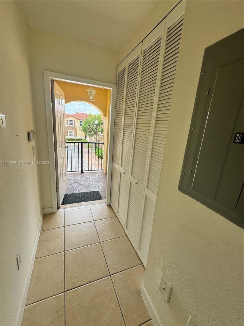 1485 NE 33rd Rd, Unit 212-1, Homestead, FL 33033 Photo