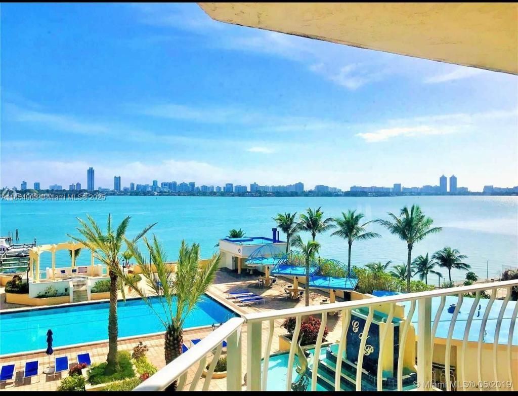 7601 E Treasure Dr, Unit 707, North Bay Village, FL 33141 Photo