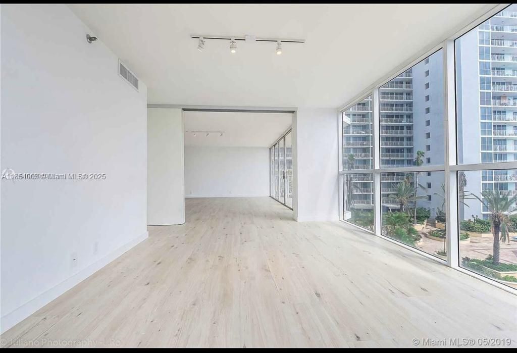 7601 E Treasure Dr, Unit 707, North Bay Village, FL 33141 Photo