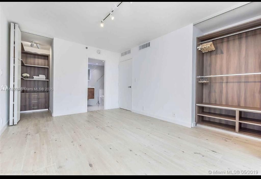 7601 E Treasure Dr, Unit 707, North Bay Village, FL 33141 Photo