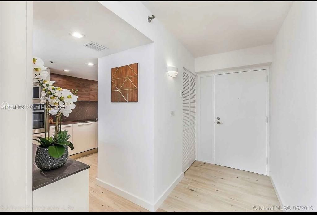 7601 E Treasure Dr, Unit 707, North Bay Village, FL 33141 Photo