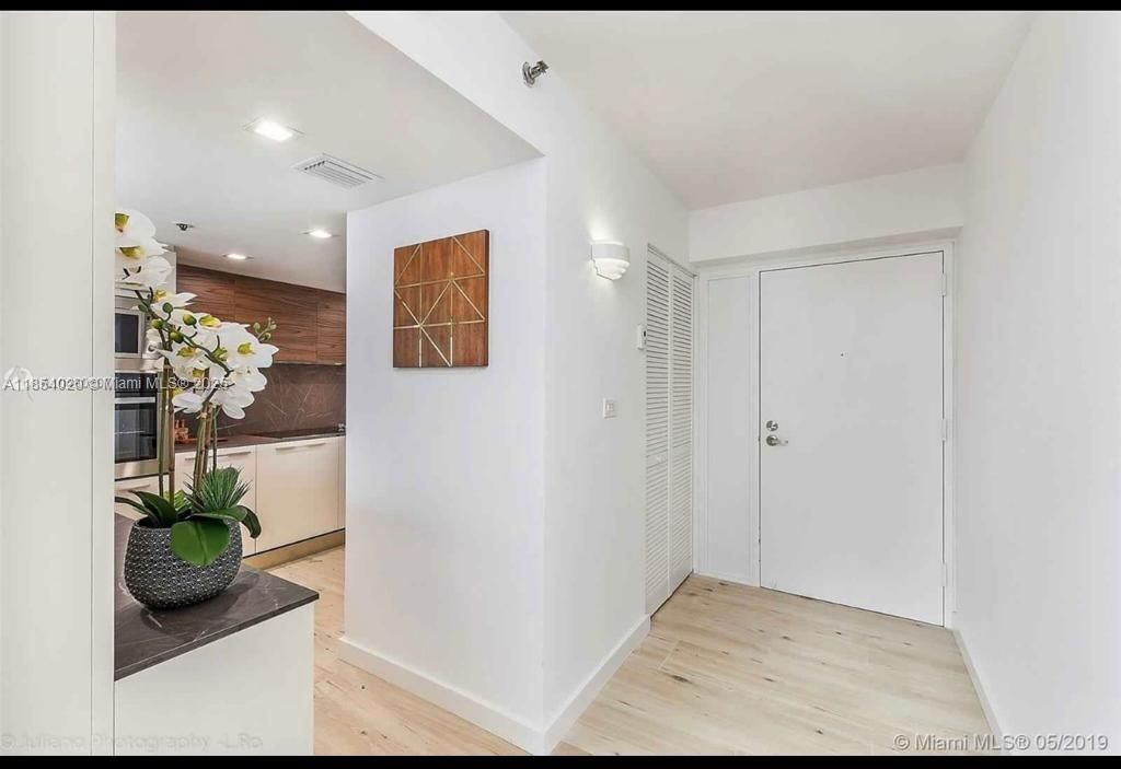 7601 E Treasure Dr, Unit 707, North Bay Village, FL 33141 Photo