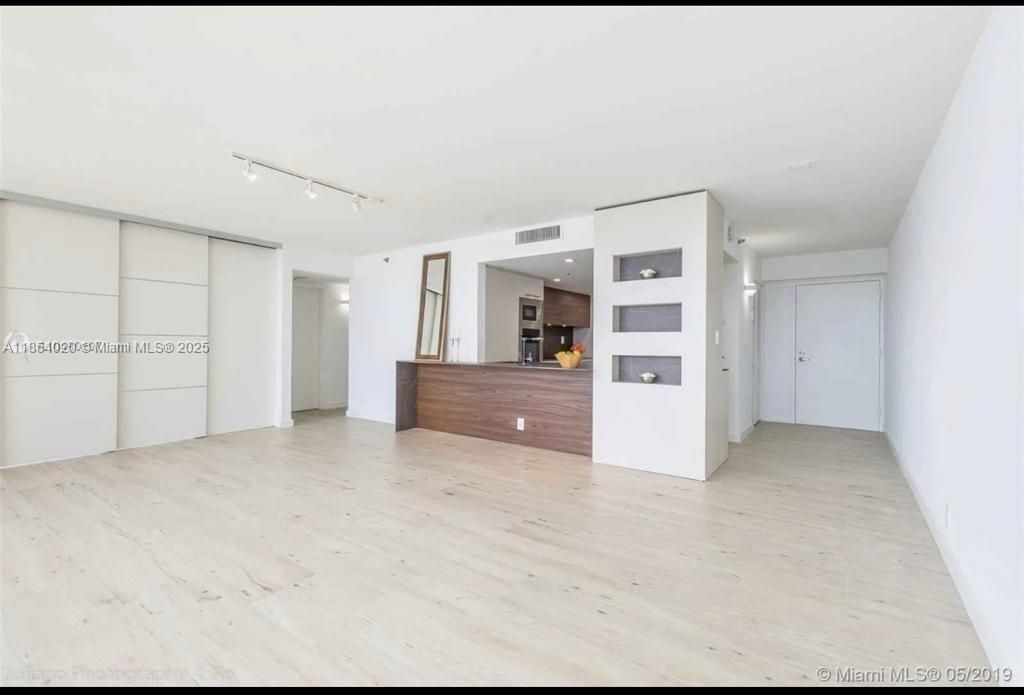 7601 E Treasure Dr, Unit 707, North Bay Village, FL 33141 Photo