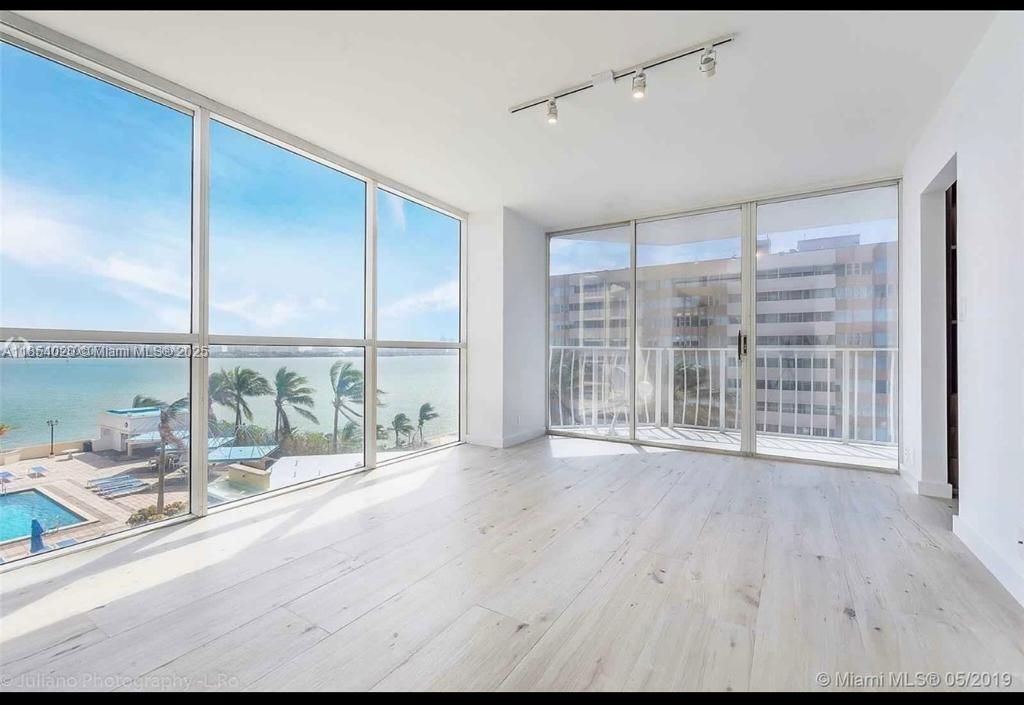 7601 E Treasure Dr, Unit 707, North Bay Village, FL 33141 Photo