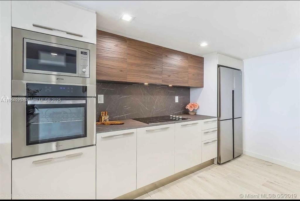 7601 E Treasure Dr, Unit 707, North Bay Village, FL 33141 Photo