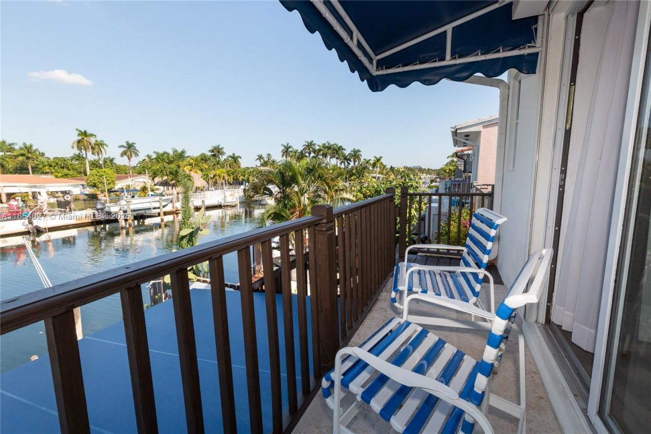 2035 NE 123rd St, North Miami, FL 33181 Photo