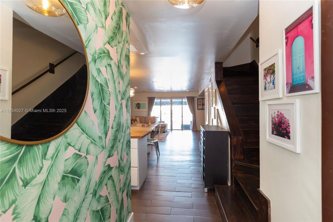 2035 NE 123rd St, North Miami, FL 33181 Photo