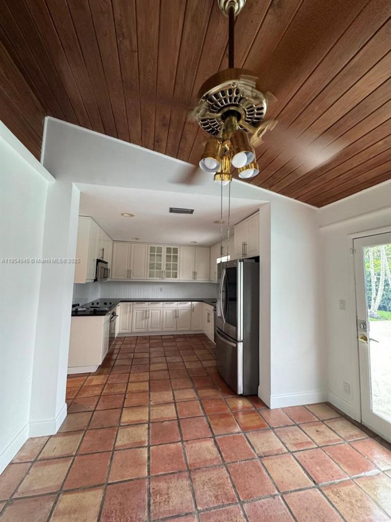 5801 SW 100th St, Unit 1, Pinecrest, FL 33156 Photo