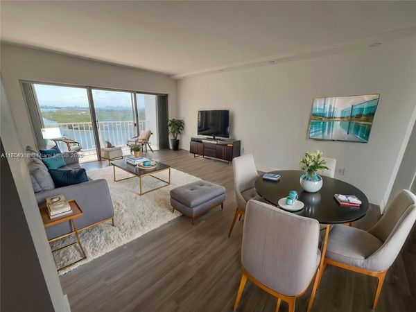 500 Bayview Dr, Unit 1120, Sunny Isles Beach, FL 33160