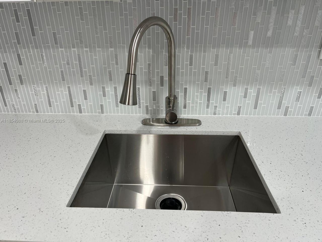 500 Bayview Dr, Unit 1120, Sunny Isles Beach, FL 33160 Photo